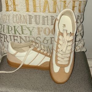 Mi.iM White and Tan Sneakers